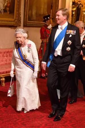 La reine Elizabeth II d'Angleterre et le roi Willem-Alexander des Pays-Bas