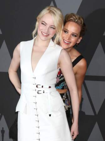 Emma Stone et Jennifer Lawrence à la soirée annuelle AMPAS Governors Awards à Hollywood en 2017