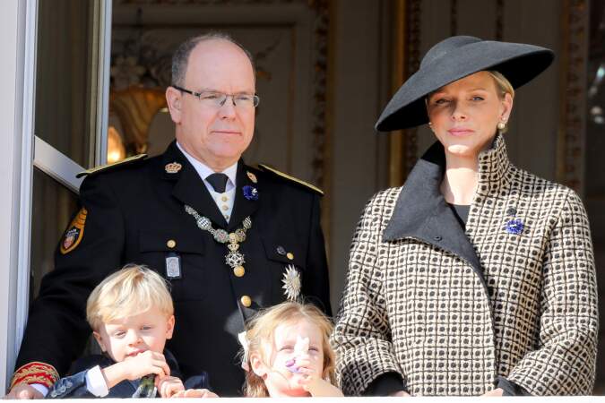 Le prince Albert II de Monaco, sa femme la princesse Charlene de Monaco et leurs enfants, Gabriella et Jacques