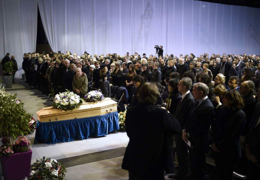 Des centaines de personnes pour un dernier hommage à Charb