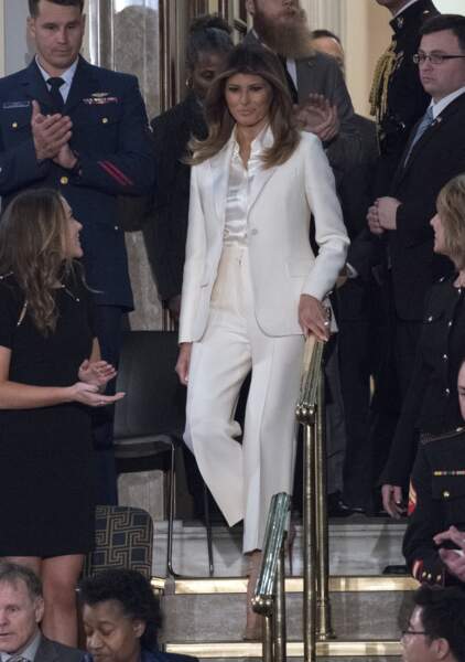 Melania Trump et son tailleur pantalon blanc Dior, porté au Congrès à Washington le 30 janvier 2018