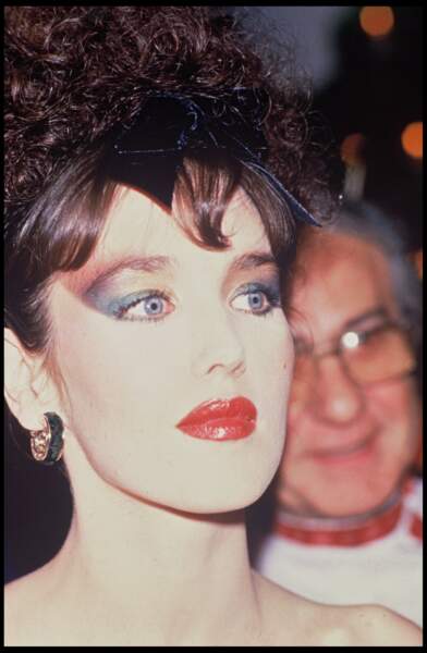 En 1985, Isabelle Adjani lors de la soirée de lancement du parfum "Poison" de Christian Dior