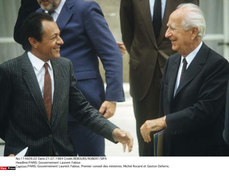 1984, auprès de Gaston Defferre, Michel Rocard assiste à son dernier conseil des ministres: il démissionne en 1985