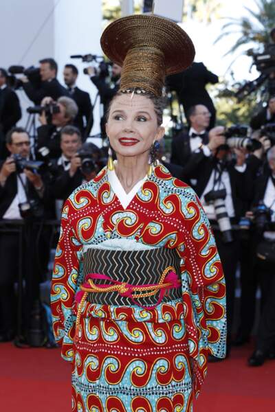 "Je suis habillée comme une geisha pour Almodovar" a ajouté l'actrice venue rendre hommage au président du jury.