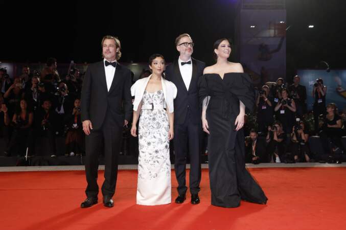 Brad Pitt, Ruth Negga, James Gray et Liv Tyler à la première du film "Ad Astra"