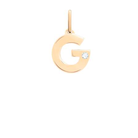Pendentif G en or jaune et un diamant, 195€, Guérin Joaillerie.
