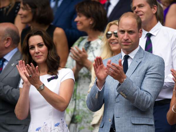 Kate a respecté les codes de Wimbledon avec une tenue blanche seulement dotée de quelques fleurs