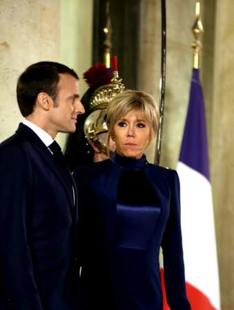 Brigitte Macron, chicissime en robe bleu nuit à l'Elysée le 23 janvier 2019 avec Emmanuel Macron