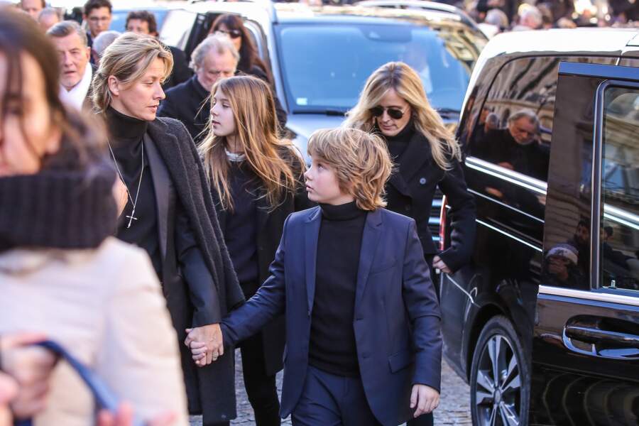 Sarah Lavoine et son fils Milo à l'église de La Madeleine lors des obsèques de Johnny Hallyday le 9 décembre