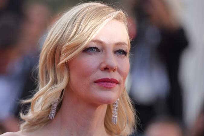 Cate Blanchett grande adepte du side hair et du wavy pour son carré
