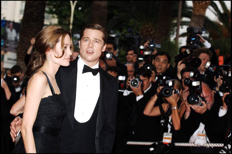 Letizia d'Espagne devient le sosie d'Angelina Jolie à Paris