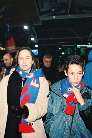 Ségolène Royal et son fils Thomas se rendent à l'inauguration du Stade de France en 1997