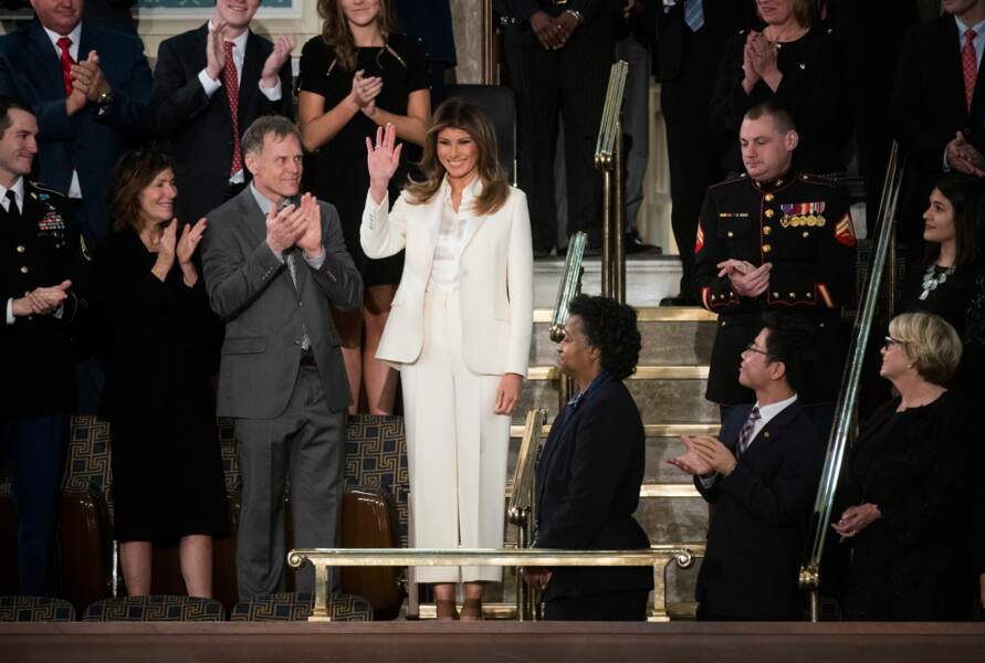 Melania Trump en tailleur pantalon blanc, au Congrès le 30 janvier 2018