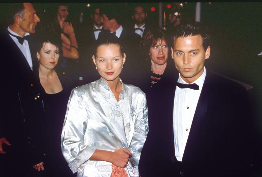 Johnny Depp quitte Kate Moss en 1997, elle tombe alors en dépression