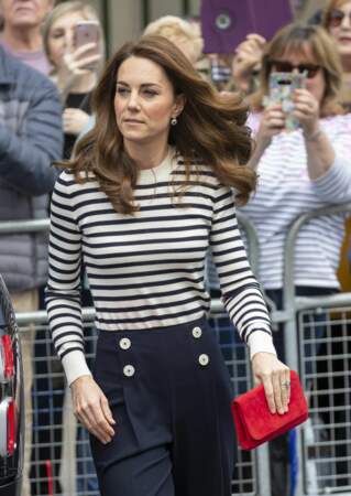 Kate Middleton change de look avec cette minaudière ultra flashy