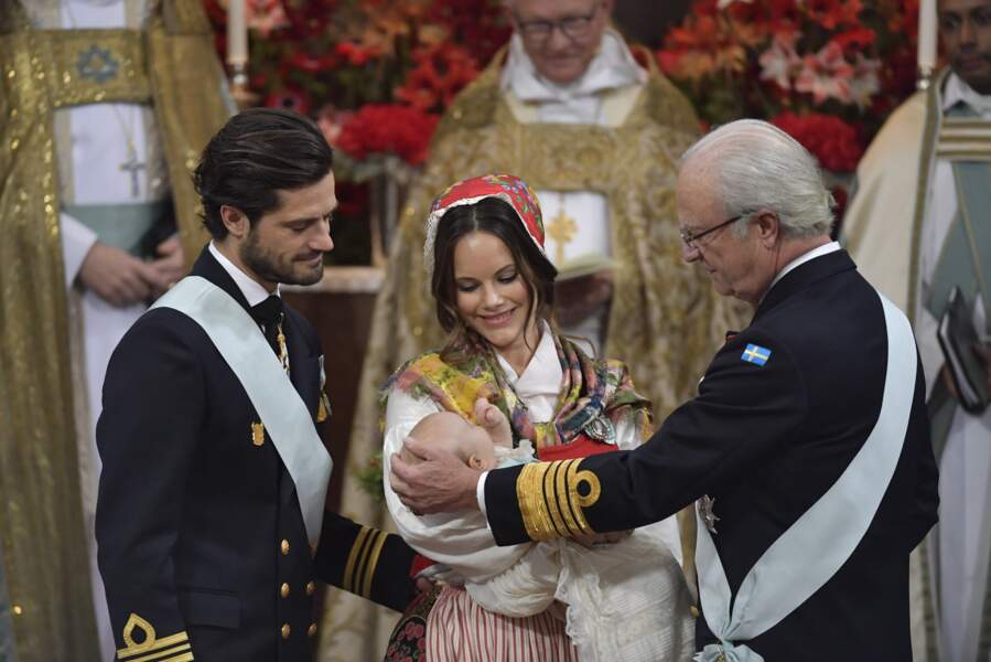 Carl Philip et Sofia de Suède, lors du baptême de leur fils Gabriel, le 1er décembre 2017 à Stockholm