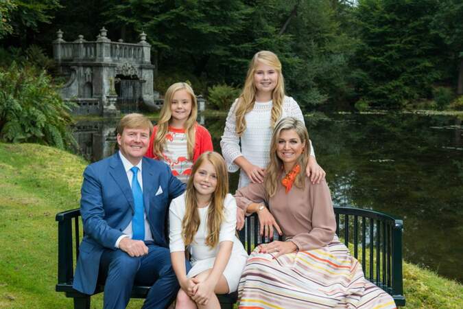 La famille royale des Pays-Bas. Le roi Willem-Alexander, la reine Maxima et leurs filles Catharine,Alexia et Ariane