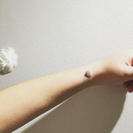 Camille Gottlieb possède également un petit coeur tatoué sur le poignet 
