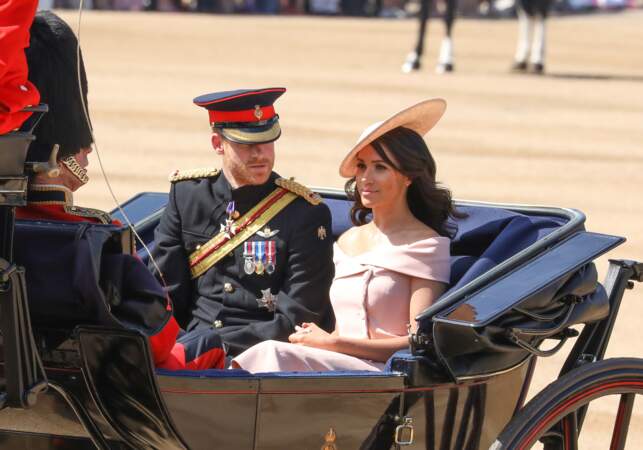 Meghan Markle et le prince Harry, très élégants pour les célébrations de l'anniversaire du souverain britannique