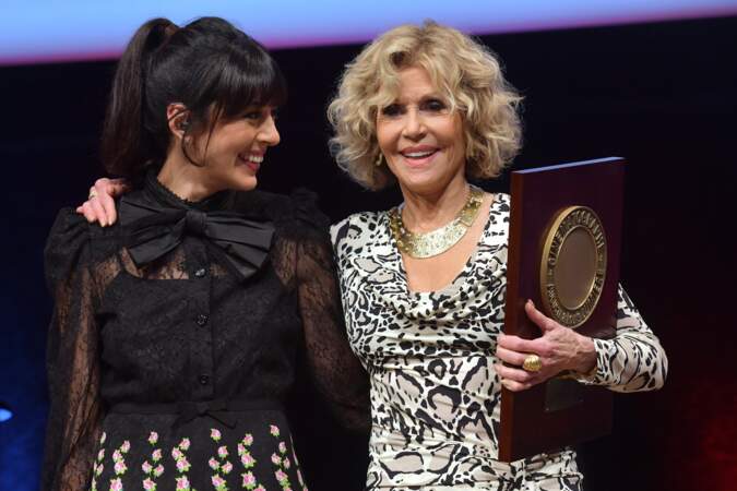 A 81 ans Jane Fonda affiche une chevelure à rendre jalouse toutes les générations
