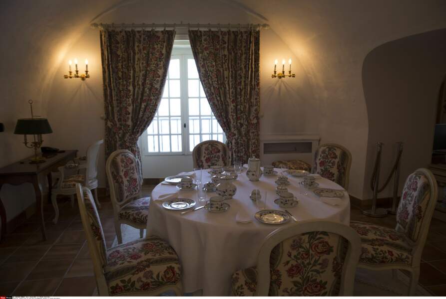 Salle à manger du fort de Brégançon, où Emmanuel et Brigitte Macron passent leurs vacances