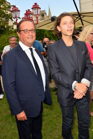 François Hollande a aussi rencontré le chanteur Raphaël