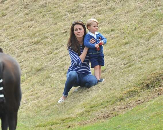 Kate Middleton et son fils George, au Beaufort Polo club à Tetbury, le 14 juin 2015