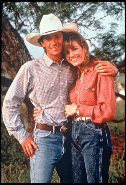 Luke Perry et Cynthia Geary dans le film "8 Seconds" (1994)