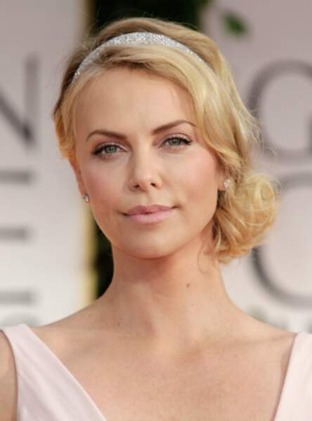 Un make-up 100% nude comme Charlize Theron