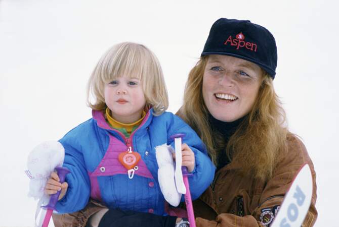 Beatrice d'York et sa mère Sarah Ferguson aux sports d'hiver à Klosters en Suisse en 1991