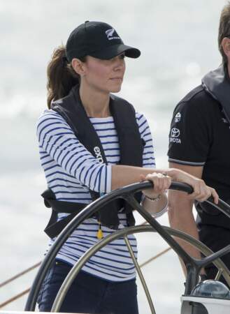 Kate Middleton participe à la course « America's Cup style »  à Auckland en Nouvelle-Zélande, le 11 avril 2014