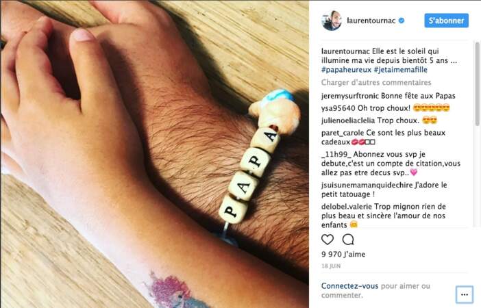 Le bracelet, un lien de tendresse, ici avec un joli message adressé à Laurent Ournac