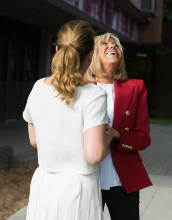 Brigitte Macron et Sophie Gregoire Trudeau tout sourire