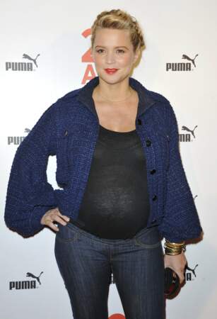 Virginie Efira rayonne avec un joli chignon alors enceinte de sa fille Ali en mars 2013
