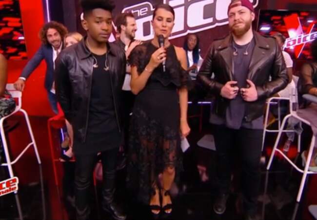 La robe de Karine Ferri sur la finale de The Voice ne laisse personne indifférent. 