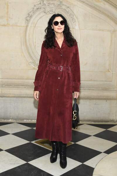 Monica Bellucci est sublime dans sa robe signée Dior pour le défilé haute couture.