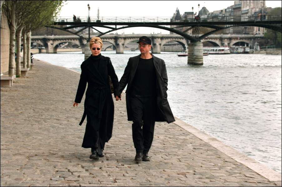 Gwyneth Paltrow et Brad Pitt, un couple amoureux en balade à Paris en 1997