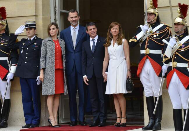 Manuel Valls et Anne Gravoin ont reçu le couple royal à Matignon