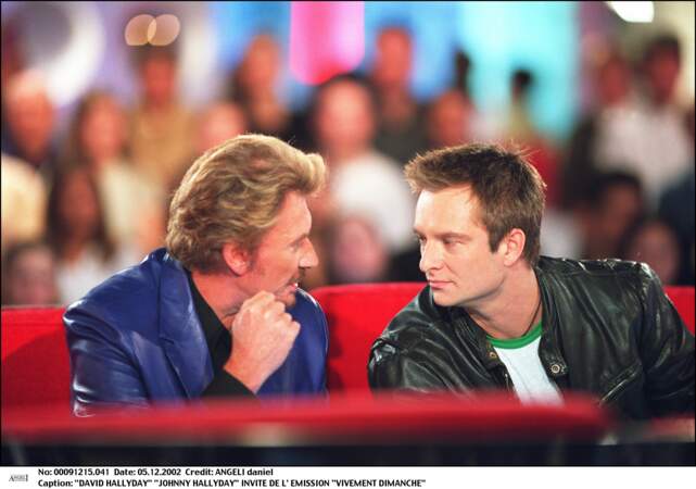 David et Johnny Hallyday sur le plateau de l'émission "Vivement Dimanche" en 2002