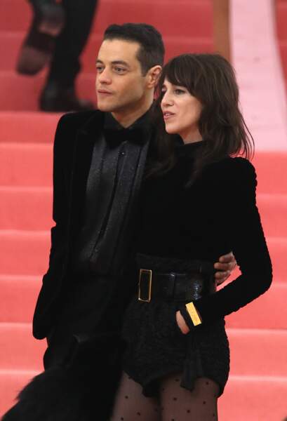 Charlotte Gainsbourg a pris la pose sur le tapis rouge, aux côtés de Rami Malek