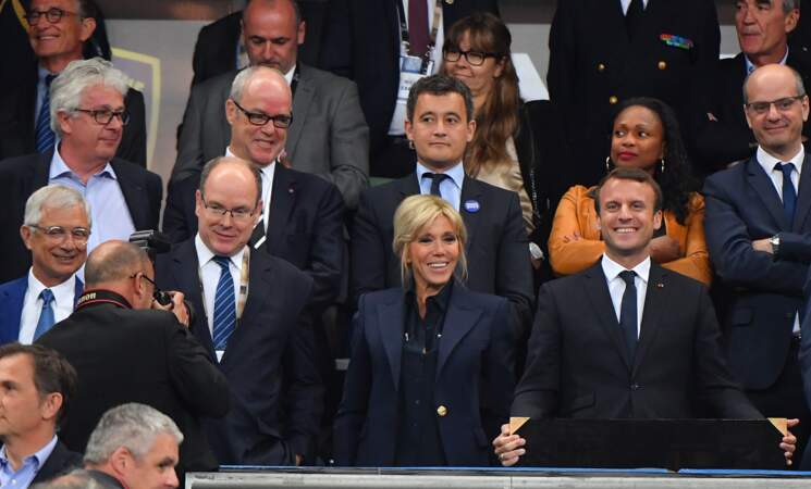 Brigitte Macron est élégante avec un chignon pour la finale de rugby du Top 14 en 2017