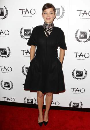 Marion Cotillard dans sa petite robe noir Dior