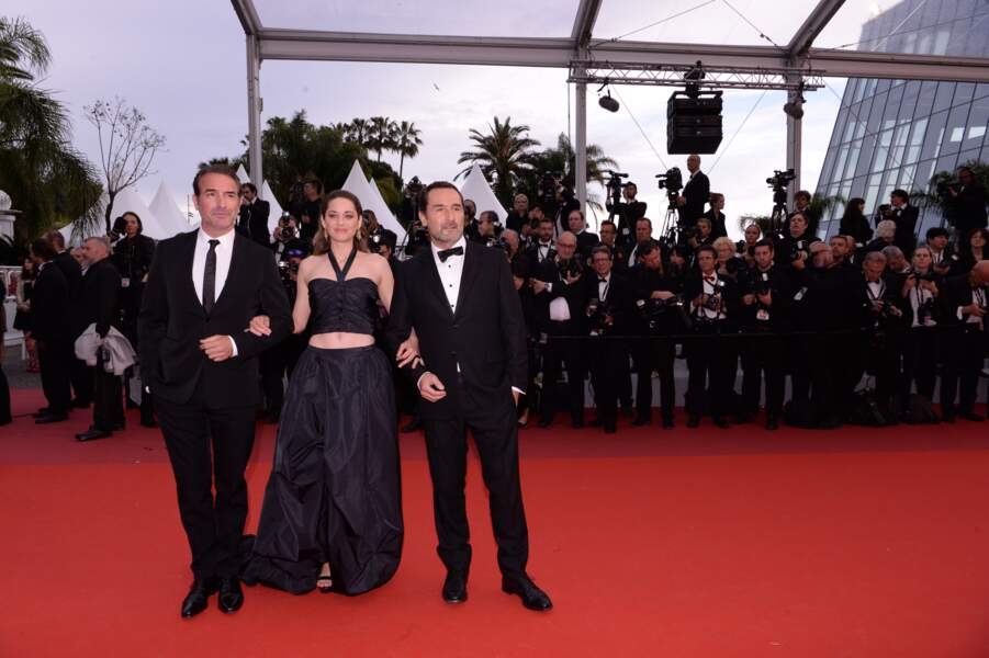 Marion Cotillard avait choisi un look glamour et sobre pour monter les marches du Festival de Cannes