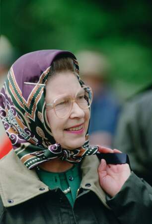 En weekend à la campagne, c'est la reine privilégie les foulards