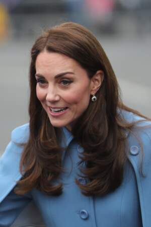 Chic et élégante, Kate Middleton lors de sa visite en Irlande du Nord, le 28 février 2019.