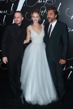 Jennifer Lawrence entourée de Javier Bardem et Darren Aronofsky