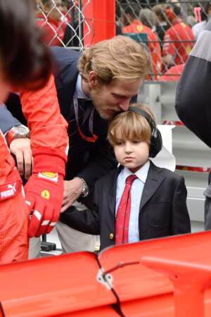 Andréa Casiraghi et son fils Sacha lors du 76ème Grand Prix de Monaco le 27 mai 2018. 