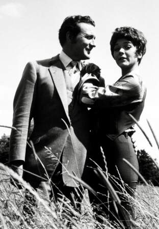 Patrick MacNee et l'actrice Linda Thorson en 1968