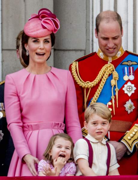 Kate Middleton entourée de son mari et de ses deux enfants, Charlotte et George, en juin 2017