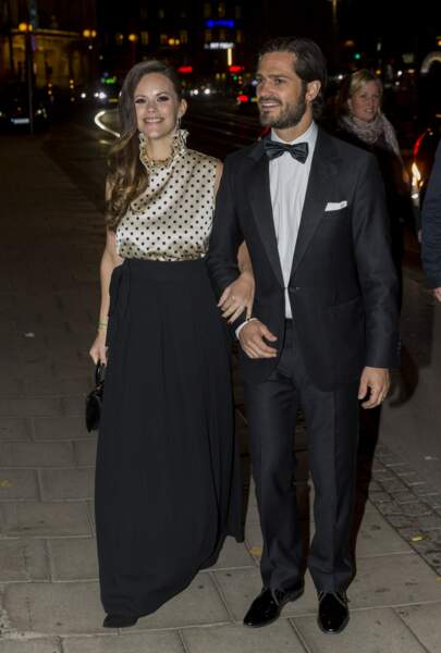 Sofia au bras de son époux Carl Philip de Suède, lors d'un gala à Stockholm le 20 octobre 2017